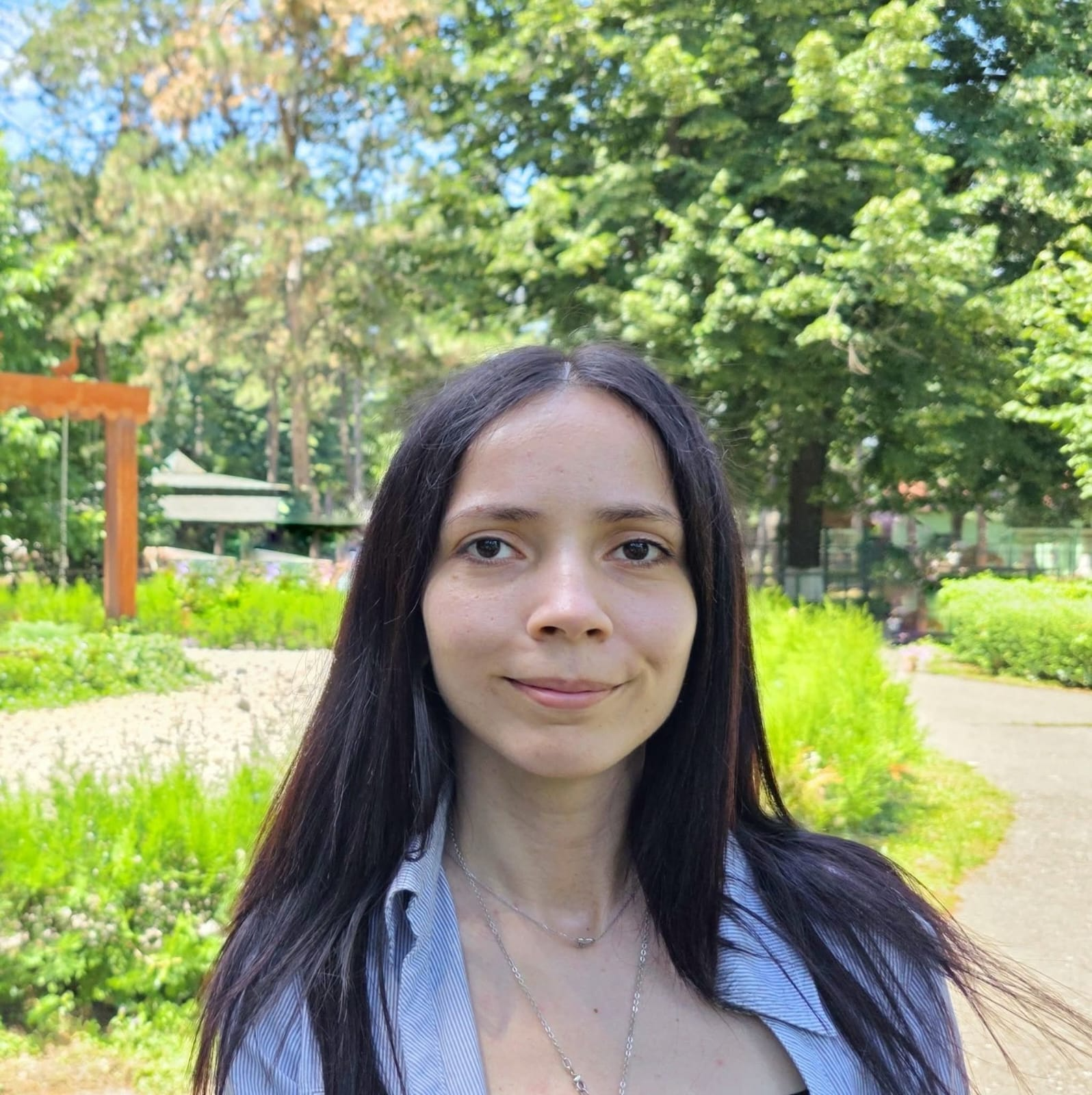 Lisa Popescu - Logistică